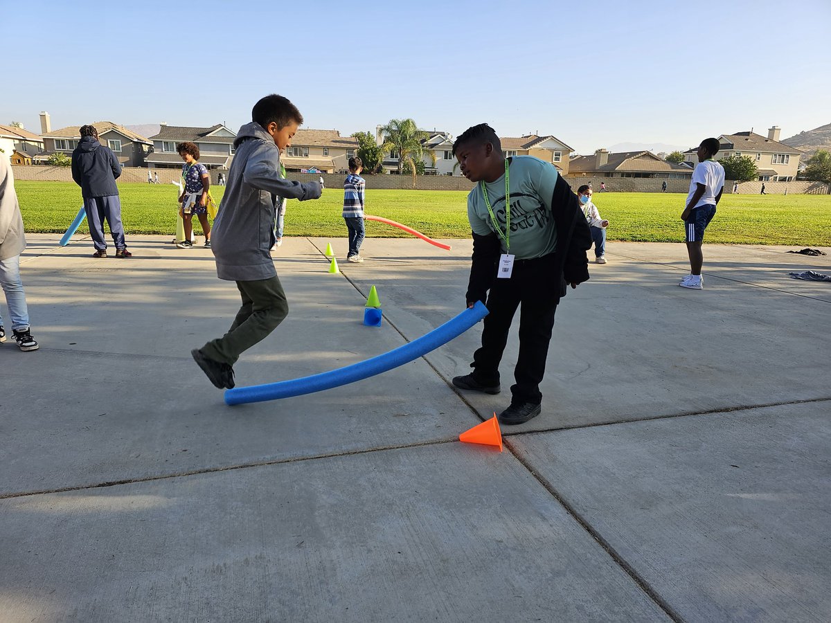 SweetScholars's tweet photo. Today's PE activity: Pool noodle jumping! Great job, 4th grade scholars! #Commit2Fit @FalconsAvalon https://t.co/0UfgwY5XBi