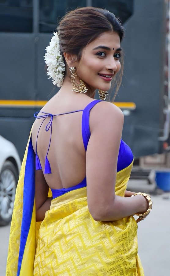 F662L3GbQAAFRmN?format=jpg&name=900x900