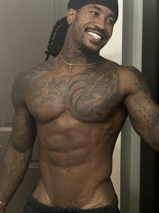 Watch Dwayne mckell's leaked NSFW photo on TwXstars