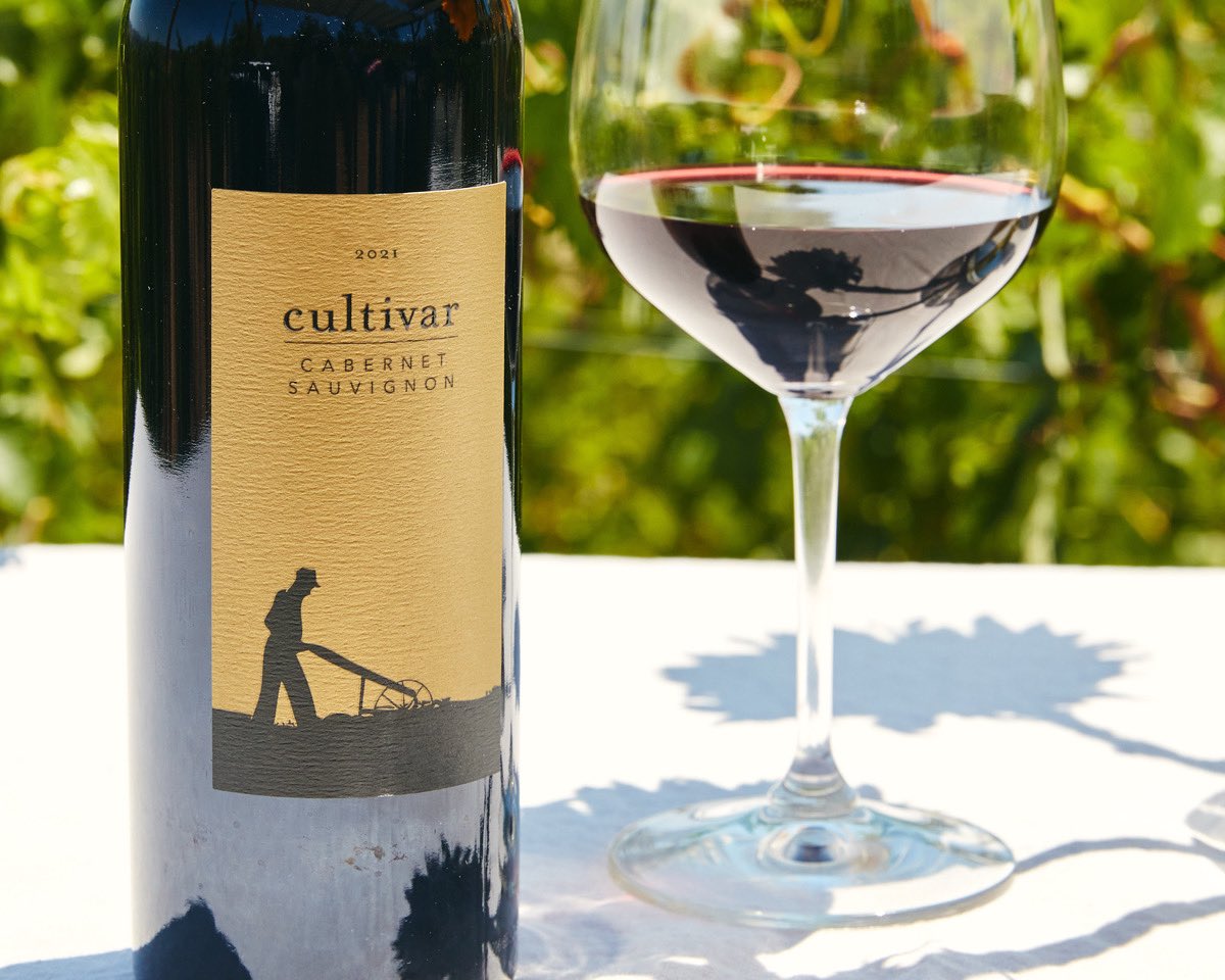 New Release 🍷Our exquisite Cultivar "Gold Label" Cabernet, an enticing &amp; effortlessly enjoyable wine experience. Varietal: 100% #CabernetSauvignon
Appellations: North Coast (Napa Valley, Lake County, Sonoma, Mendocino, Alexander Valley)
#cawine #redwine #mywinemoment #newrelease