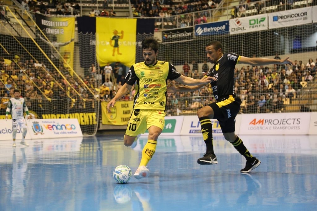lnfontime's tweet photo. Quem serão os vencedores desses dois confrontos?
Jaraguá x Assoeva
Cascavel x Pato

Resultados dos duelos na 1ª fase da competição:
16ª rodada | Jaraguá 2x2 Assoeva
16ª rodada | Pato 3x5 Cascavel
#LNFmrJackbet2023 #omelhorfutsaldomundo https://t.co/No6RtI99Gq