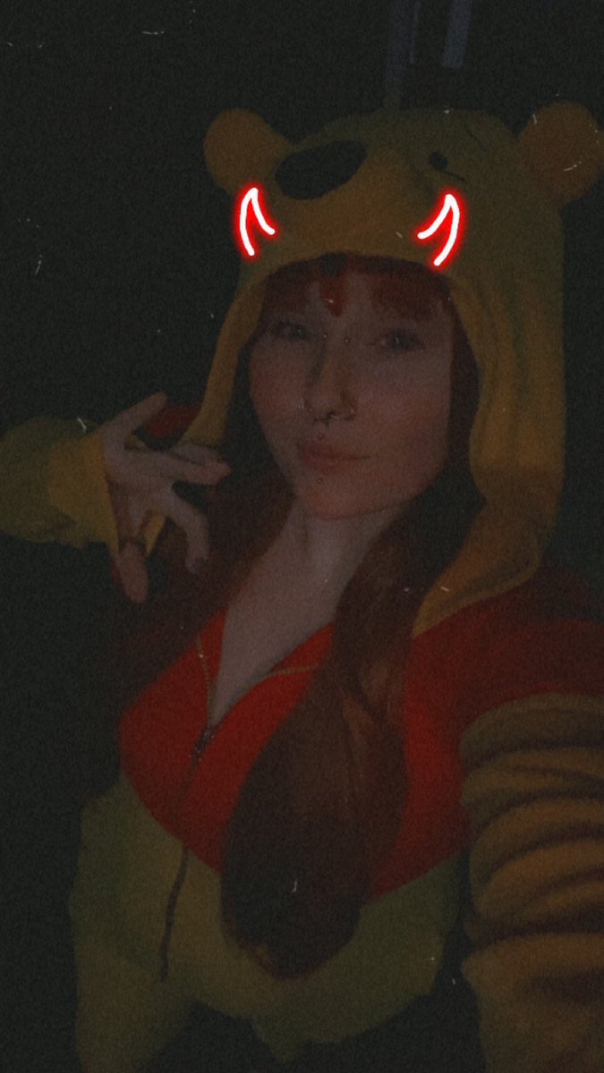 DOCMCPUFFINS420's tweet photo. Finally off work, outside chillin, gettin stoned in my Pooh onesie. Living the dream ๐๐ค๐ป๐ถโ๐ซ๏ธ๐ Whoop Whoop!! #stonerfam #dabrangers #cannabuddies #cannabiscommunity #poohbear #elfthc #wickedclownz #WorkinHard #relaxtime https://t.co/IGh8pOwfnf
