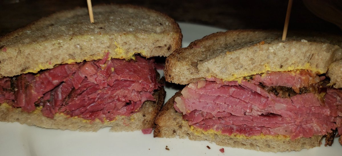 nosoupforgeorge's tweet photo. #BreakTheFast with some pastrami and corned beef on rye. 😍
G'mar Chatima Tova! If you observe Yom Kippur, hope it was a meaningful one. https://t.co/nvuingLgXi