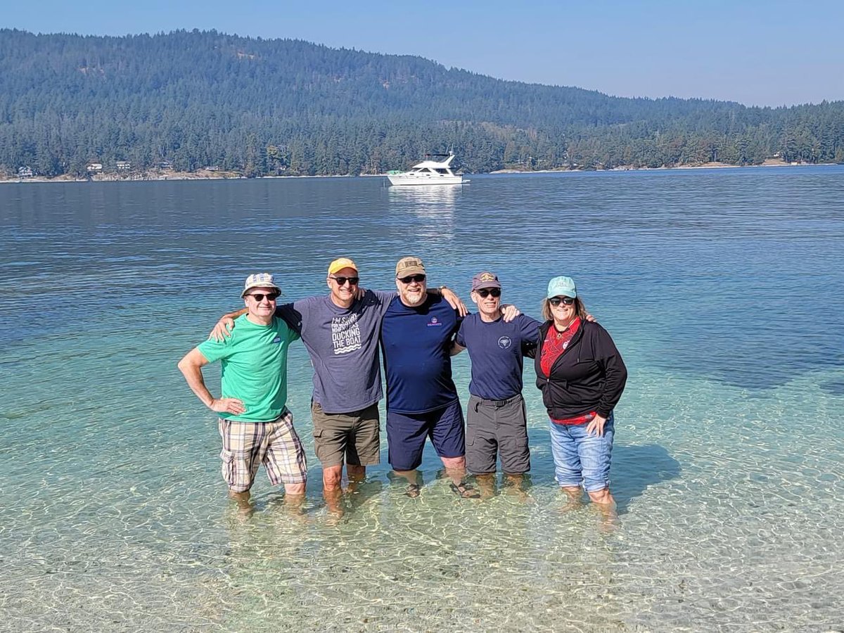 LeanneCrowe1's tweet photo. So great to stand in cold salty water again with 5 of 7 #CLDO9201
#StrengthInDepth https://t.co/RvmLN4zD4W