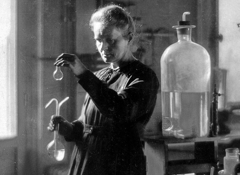 PhysInHistory's tweet photo. Nothing in life is to be feared, it is only to be understood. Now is the time to understand more, so that we may fear less.

-- Maria Skłodowska-Curie (1867-1934)