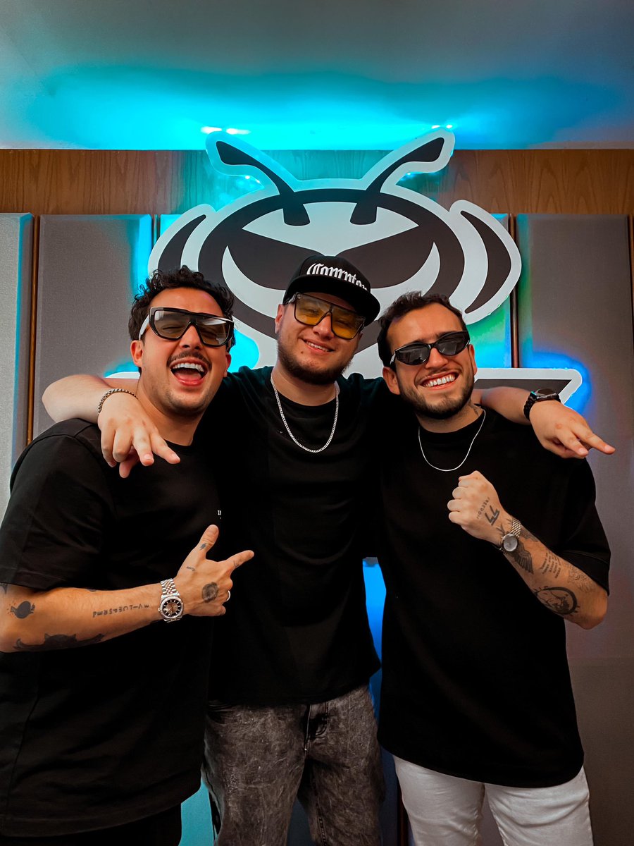 BEATOFICIAL's tweet photo. @mrpigmx nos cuenta acerca de su próximo festival “HOLY MOLY”⚡️que se llevará a cabo este 30 de septiembre. ¿A quién vemos ahí?
#beat1009fm #beatdigital #electronicmusic #mrpig #holymoly #electronicfestival https://t.co/qAcdOx0r1W