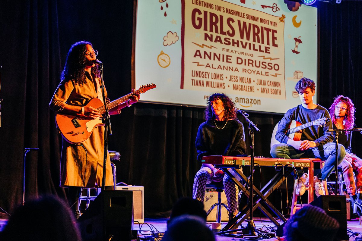 Girls Write Nashville tweet media
