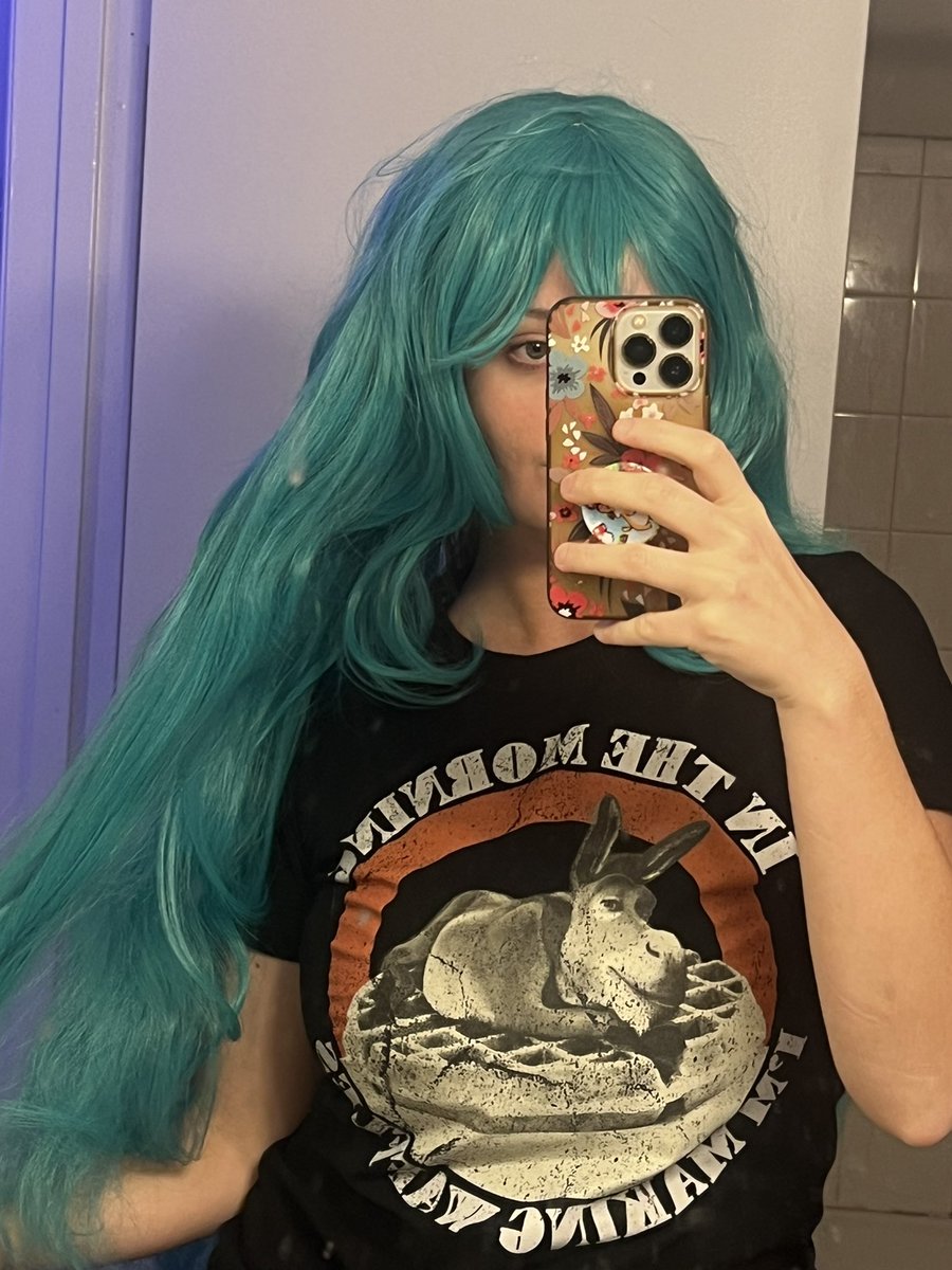 xKrisella's tweet photo. Time to start crimping this star guardian Soraka wig. I’ll see everyone in a million years 🙃✨ https://t.co/j9Xm1bdQJU