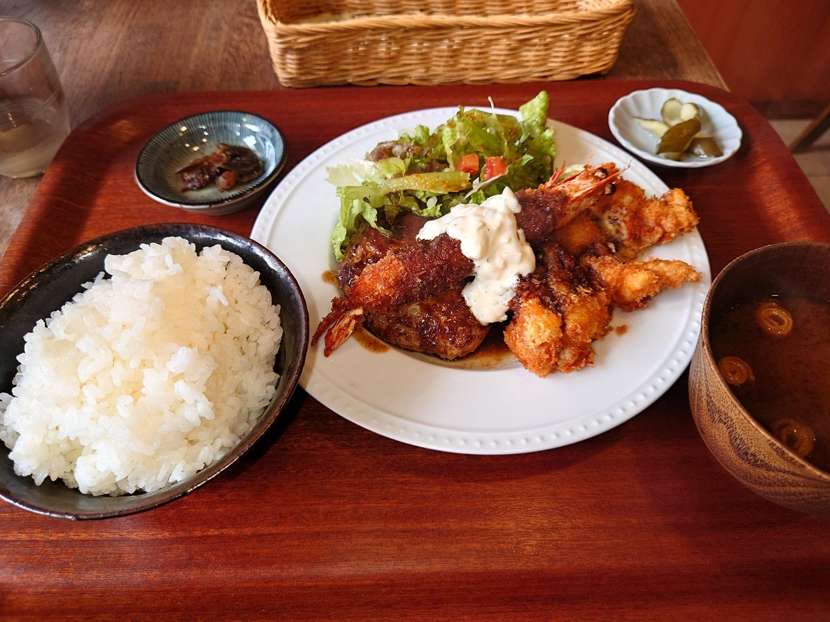 YodoriverJacky's tweet image. 健診の後は必ずここのＣランチ。
ハンバーグが美味しいのだけど、個人的にはチキンカツが本当に美味しい。
ディナーでもまた行きたいねぇ。
#slowflow #洋食 #円町