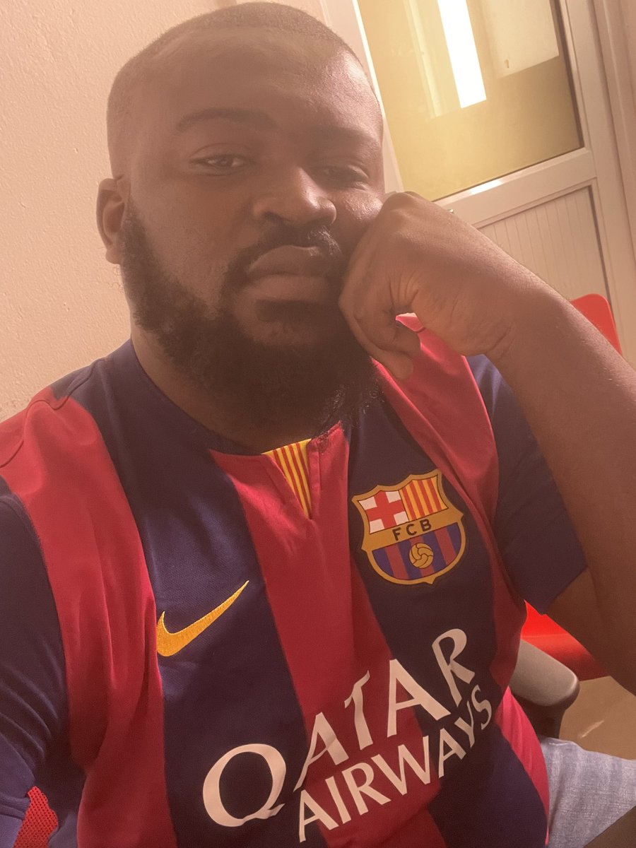 AdrianoBoba's tweet image. On ne fait pas la fête lorsque ça brûle chez les voisins, mais pour le réal Madrid on fait la fête