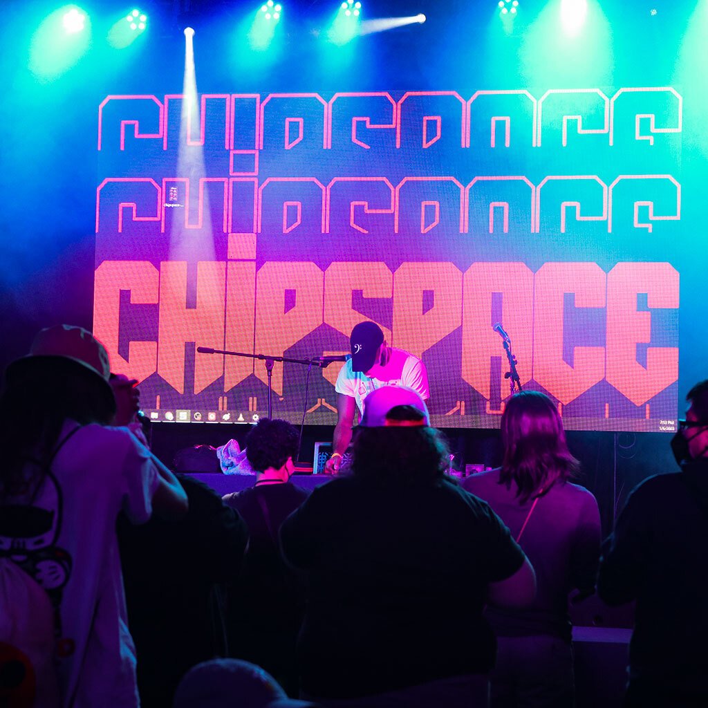 ⏲️ Deadline for 2024's Chipspace curated #chiptune performances is Sept. 30th! We want to hear your beeps and bloops before our submission form initiates self-destruct! Dash &amp; jump to fill out the form while there's still time! 💥 #chiptunes #vgm #LSDJ

forms.gle/g83EdNBKjng36f…