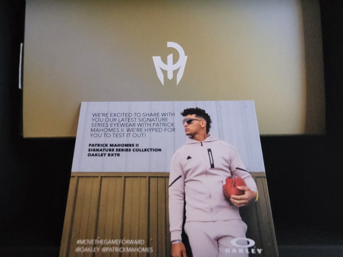 goldmctNFL's tweet photo. Special delivery Part 2: @Oakley &amp; @PatrickMahomes joined forces to #MoveTheGameForward with the fourth installment of Mahomes' signature series collection.

Read more here: https://t.co/LlxeDuzPI5 https://t.co/hcYxkJHpZC
