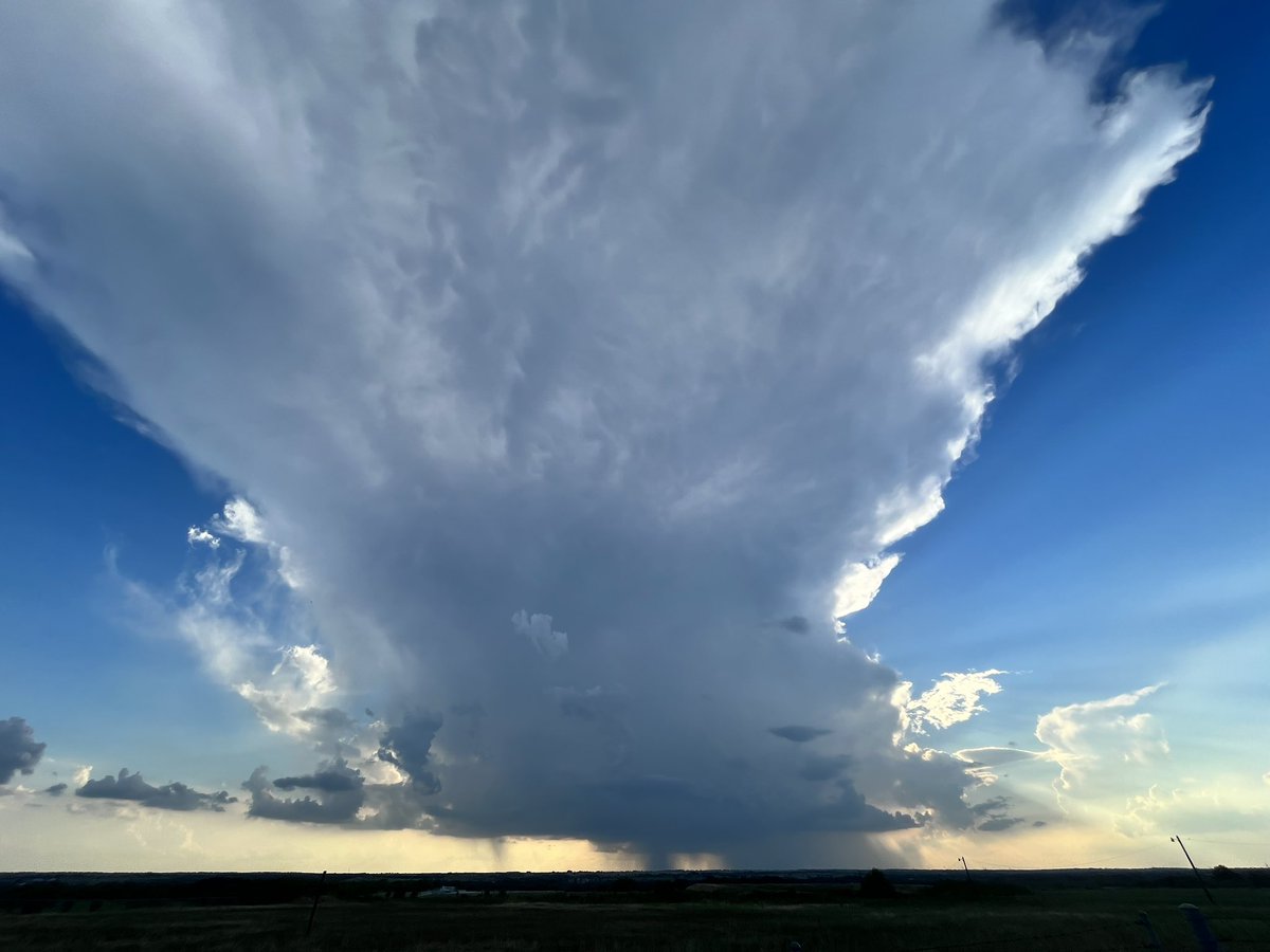 DFWCHASERS's tweet photo. Storm moving into Glen Rose #txwx https://t.co/9B67u1Sj5l