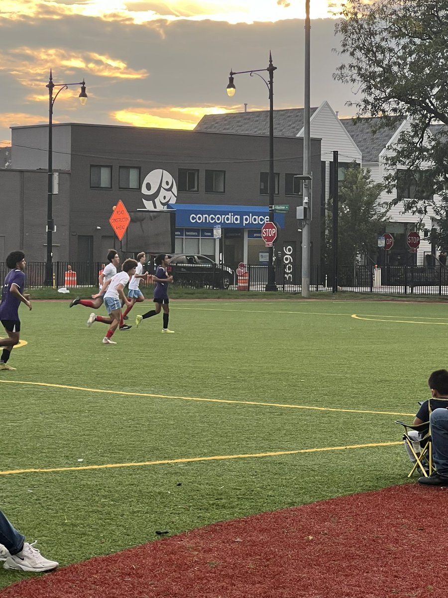 Schurz vs Kenwood! Beautiful night for a soccer game! <a href="/CoachShello/">Shello</a> <a href="/CarlSchurzHS/">Schurz High School</a> <a href="/drheidymoran/">Heidy Moran</a> <a href="/SchurzAP_Rose/">Beth Rosendahl</a>