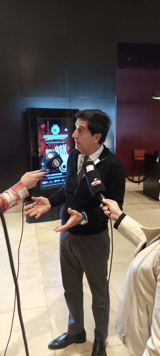 danielperfumo's tweet photo. Le dije que mi apellido es Perfumo  a este hincha de Racing... un tal @CarlosMelconian .. en #pulso2023.. #Neuquen @rionegrocomar ... sin dudas que tiene un plan para el gobierno de @PatoBullrich https://t.co/wk74oivYLh