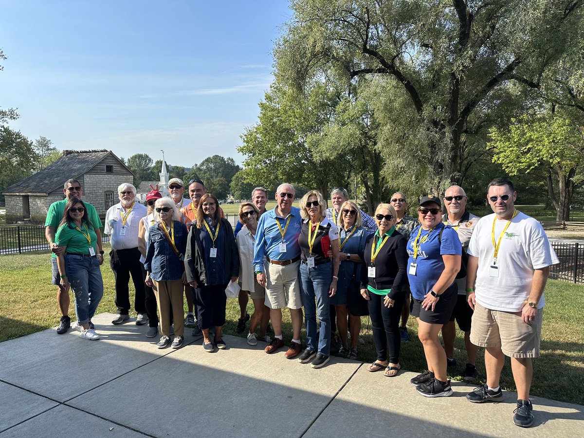 StLouisPCA's tweet photo. And that’s a wrap for Treffen-Gateway to the West, which concluded yesterday! While here, Treffen guests enjoyed many different events in the St. Louis area, such as the Weinstrasse/Augusta driving tour!
#PorscheClubOfAmerica #TreffenNA https://t.co/MlVY6UHjlE