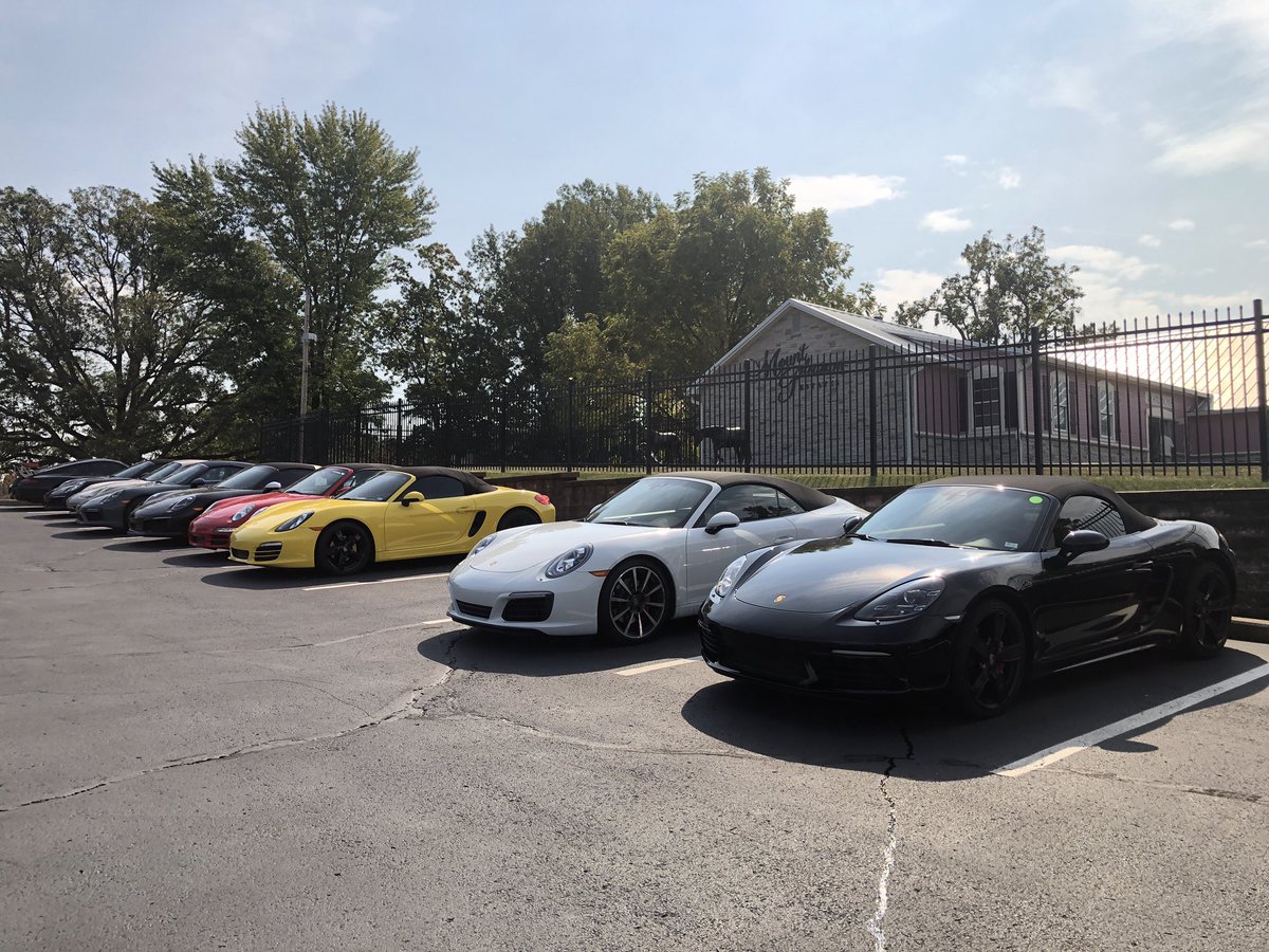 StLouisPCA's tweet photo. And that’s a wrap for Treffen-Gateway to the West, which concluded yesterday! While here, Treffen guests enjoyed many different events in the St. Louis area, such as the Weinstrasse/Augusta driving tour!
#PorscheClubOfAmerica #TreffenNA https://t.co/MlVY6UHjlE