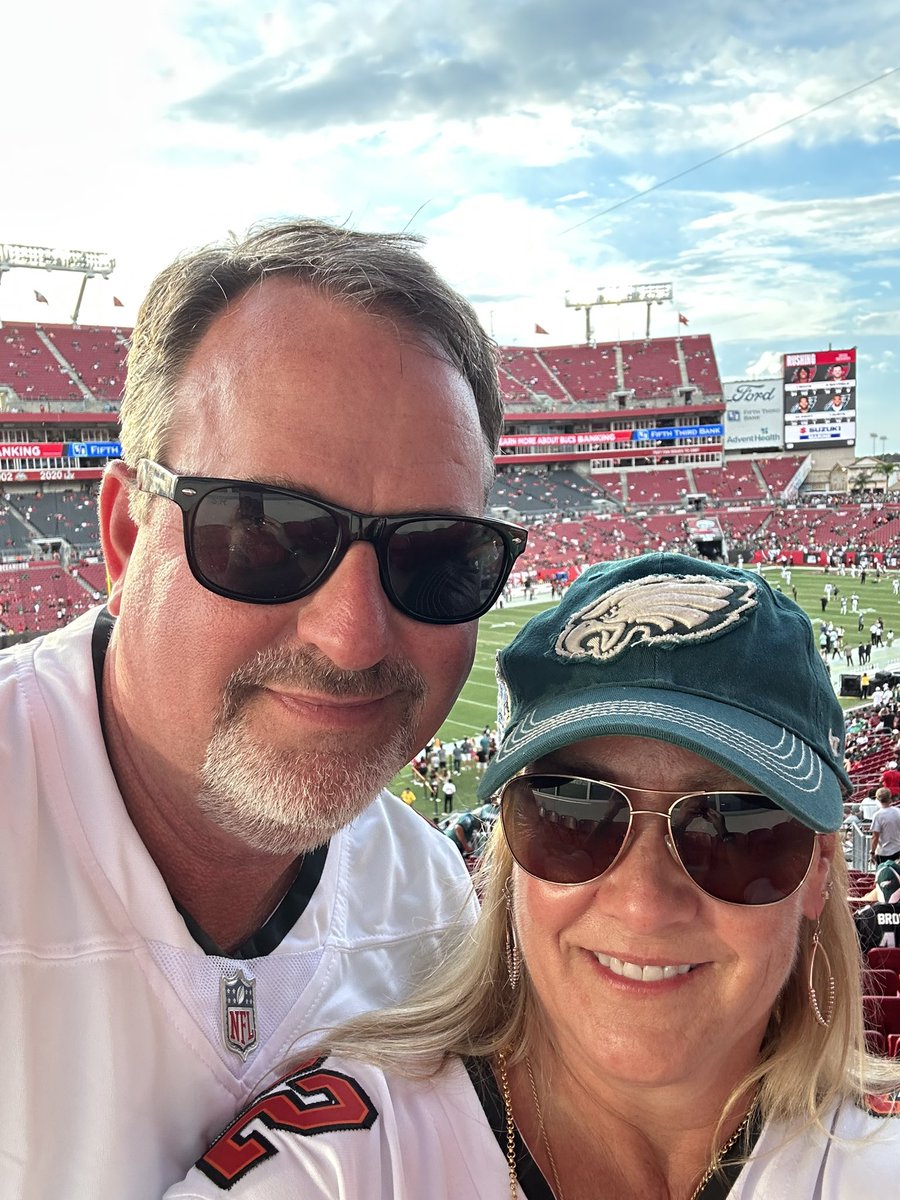 ymwkn5's tweet photo. A little Monday night in Tampa Bay https://t.co/akGxJSWFRS