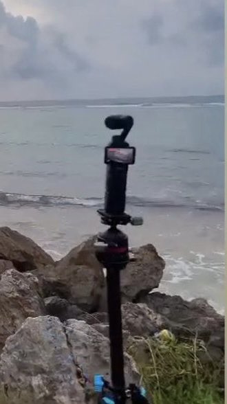 NYUncleCOM's tweet image. Thanks to @katerindj for sharing this pic from @nicKrstic to show the beauty of highly anticipated coming #DJI Pocket 3, it looks like we couldn’t see it this month, hopefully not missing next month🙏 #DJIPocket #DJIPocket3 #Vlogging #Action #Camera #Cameras #大疆 #相機 #運動相機