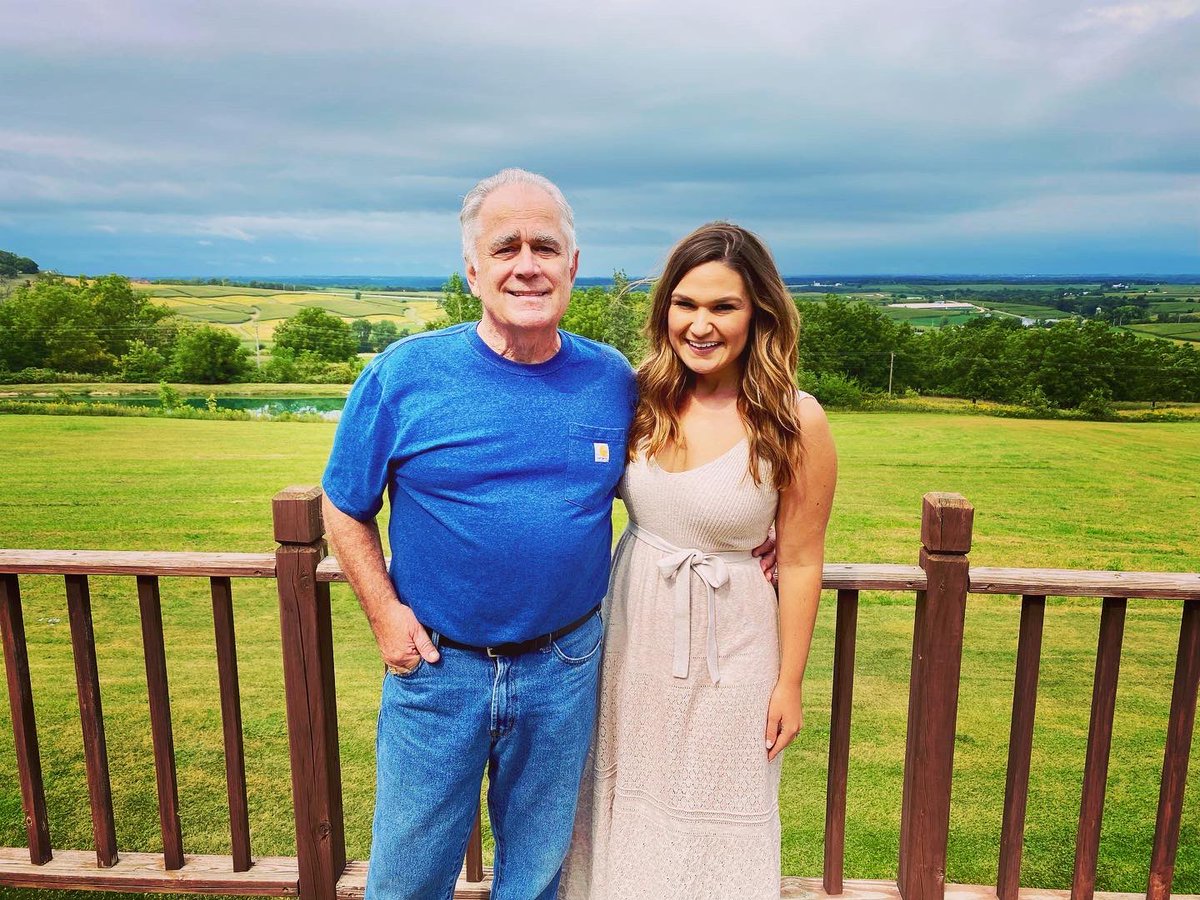 Dad just called to wish me a “Happy Daughters Day” and then brought up @taylorswift13 & @tkelce . He thinks they are very talented and he thinks Kelce is a good guy. Anyway, I didn’t know Jerbear (dad) was so invested, but I am delighted and here for all of it.💙