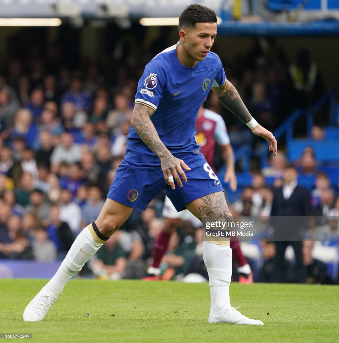 チェルシー エンソ・フェルナンデス チェルシー所属 エンソ・フェルナンデス選手が特注記念スパイクを着用