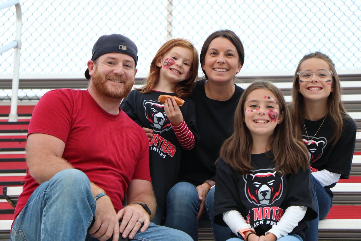 GlensFallsCSD's tweet photo. 🏈 🎉 Friday night lights!! It was fantastic see the community pride as #GFNation celebrated with a block party featuring music, face painting, games, and more. Thank you to all who attended, and for your support! https://t.co/zntetj9jmJ