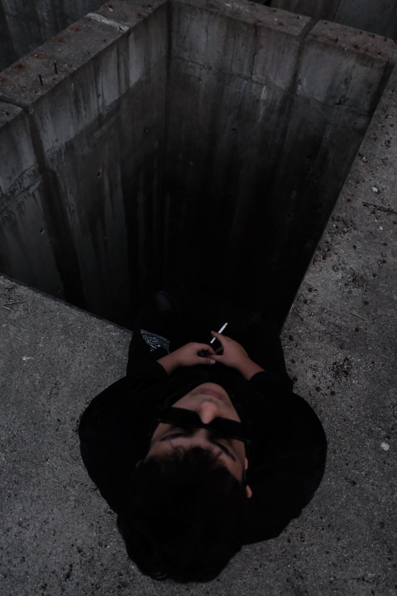themre__'s tweet photo. darksidevibe https://t.co/KSxE8vfszF
