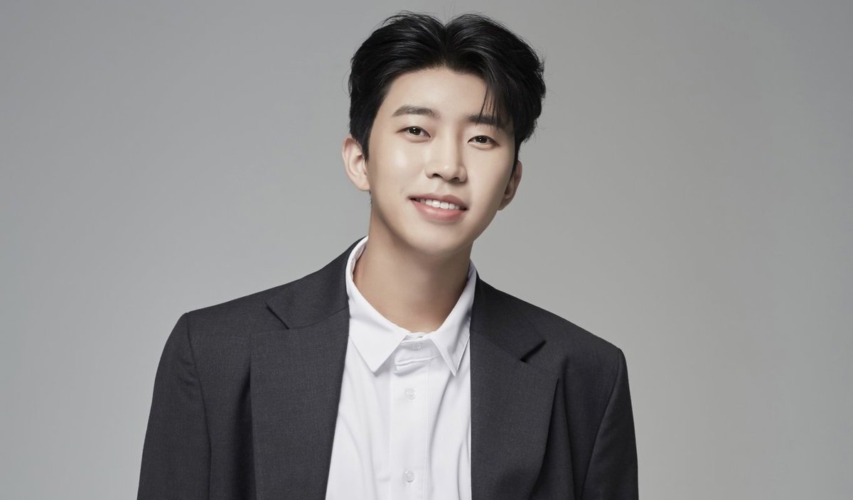 kchartsmaster's tweet photo. Lim Young Woong will make his comeback on October 9th. https://t.co/ouiFE2PplK