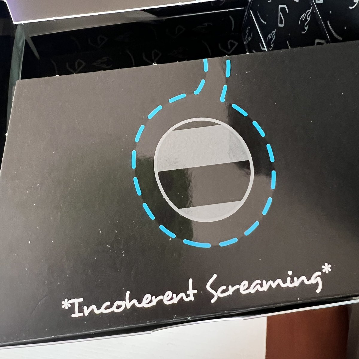 MMLanddd's tweet image. why is dnf playing manhunt on the packages??? 😭