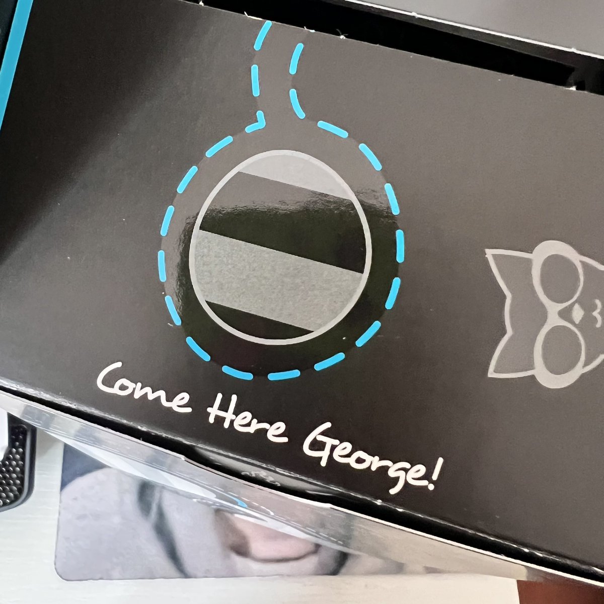 MMLanddd's tweet image. why is dnf playing manhunt on the packages??? 😭