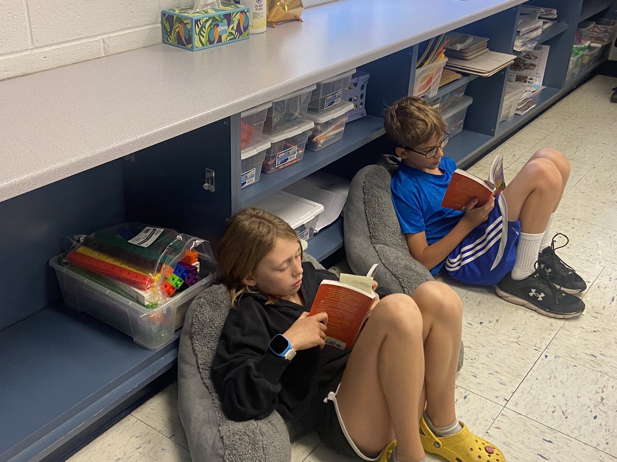 RachaelRod1113's tweet photo. Partner reading #WalkTwoMoons using Bookworms. @CUSD200 @EMERSONCUSD200 #yourcommunityschools #iteach5th https://t.co/2tirrb3NpF