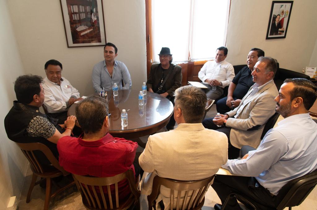 hoy_xalapa's tweet photo. Firma Ayuntamiento de Córdoba convenio de colaboración con Sociedad de Autores y Compositores para reconocimiento de derechos de música https://t.co/QUX5ys3lxm a través de @hoy_xalapa @AytoCordobaVer @PdteJuanMtnez https://t.co/n2kyzREXfU