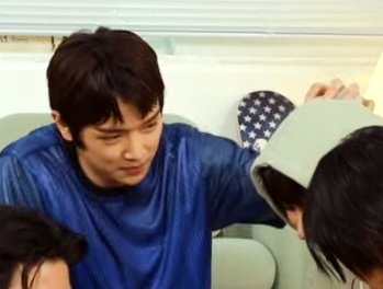 sungchan pics tweet media