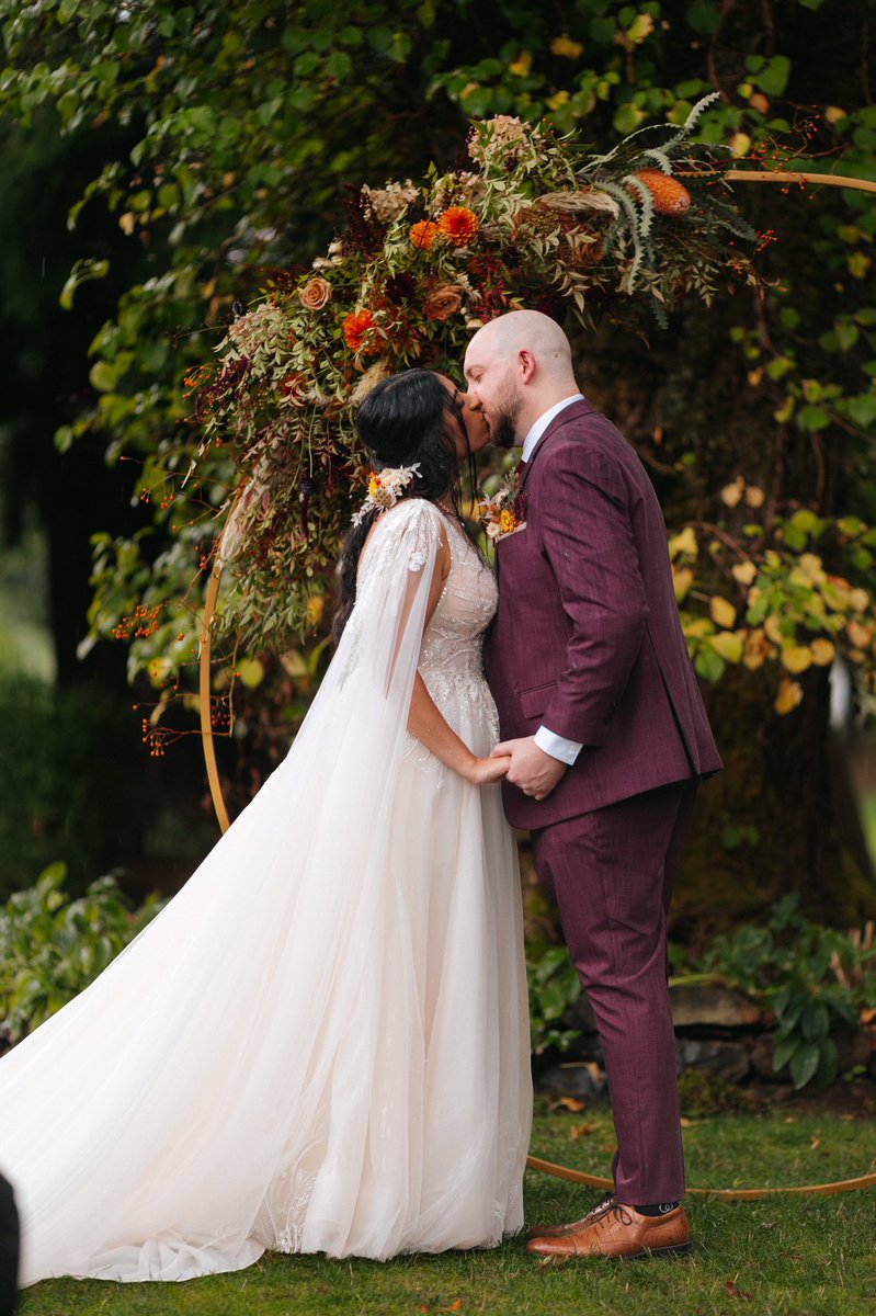 CloneGirbs's tweet photo. Y’all I’m FUCKIN MARRIED 😍😍😍 https://t.co/COEDq6S5La