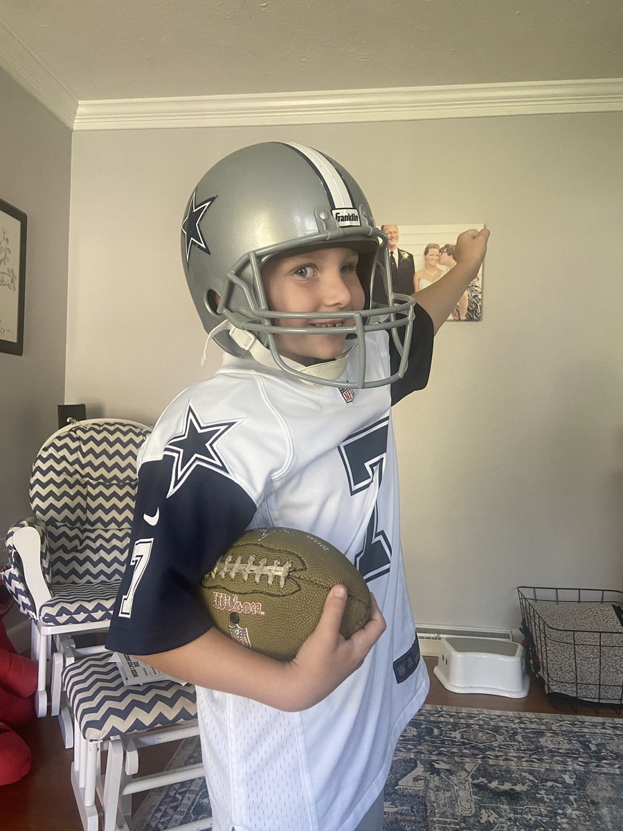 BeeCeeDubya's tweet photo. @TrevonDiggs heal up quick, this little fan, Jack, can’t wait to see you back in action! https://t.co/2KKztYNUJp