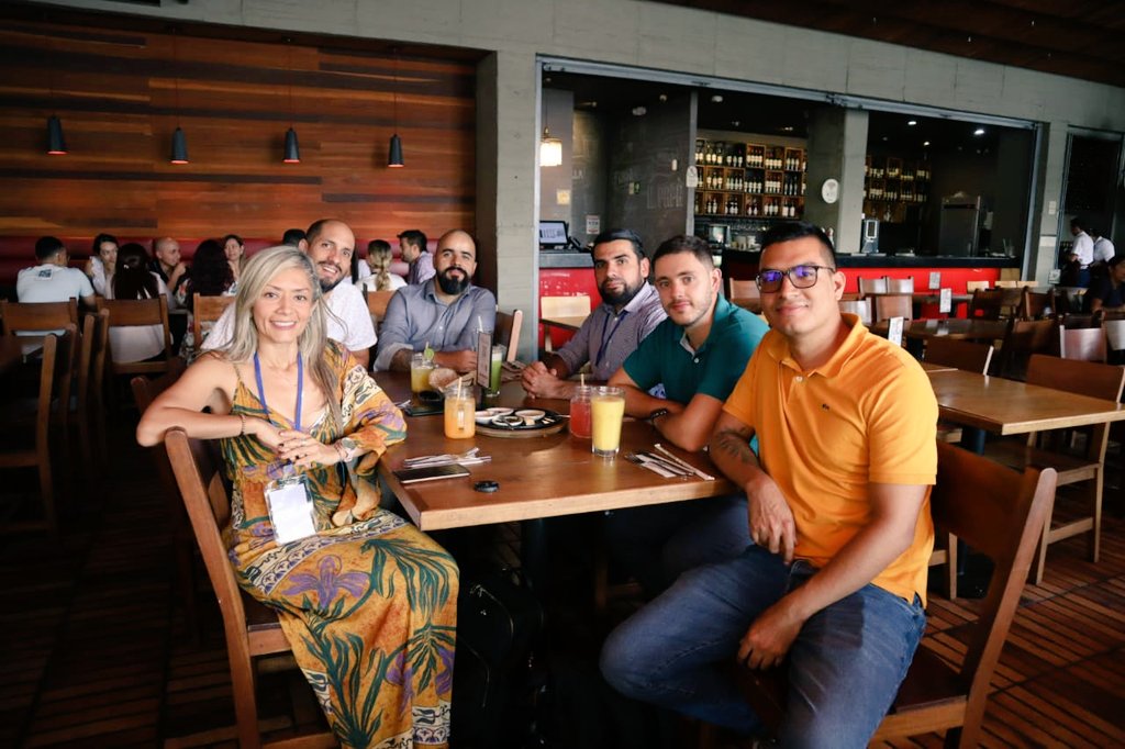 SCo2_'s tweet photo. Nuestro presidente ejecutivo Johany Armando Carreño ingresa a la mesa de trabajo regional “Educación STEM y Pensamiento Computacional PC”. 
https://t.co/WoQuRQvNZX 
Comprometidos con la delegación colombiana, concretando proyectos en torno a la investigación en STEM y PC https://t.co/GO6MttbK9v