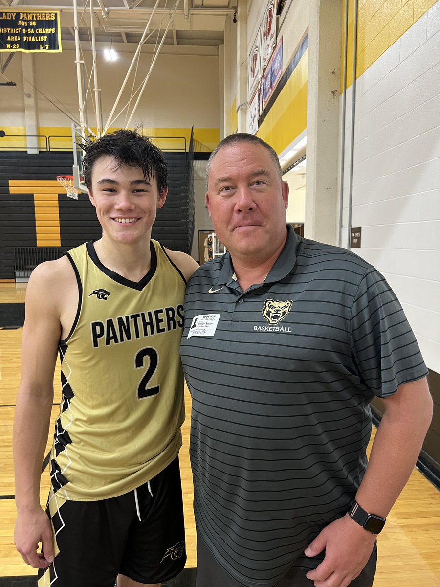Narit Chotikavanic (@narit_chot06) on Twitter photo Appreciate Coach <a href="/SmittBonz/">Jeff Smith</a> for coming out to watch practice today! <a href="/OaklandMBB/">Oakland Men's Basketball</a> Appreciate Coach <a href="/SmittBonz/">Jeff Smith</a> for coming out to watch practice today! <a href="/OaklandMBB/">Oakland Men's Basketball</a>