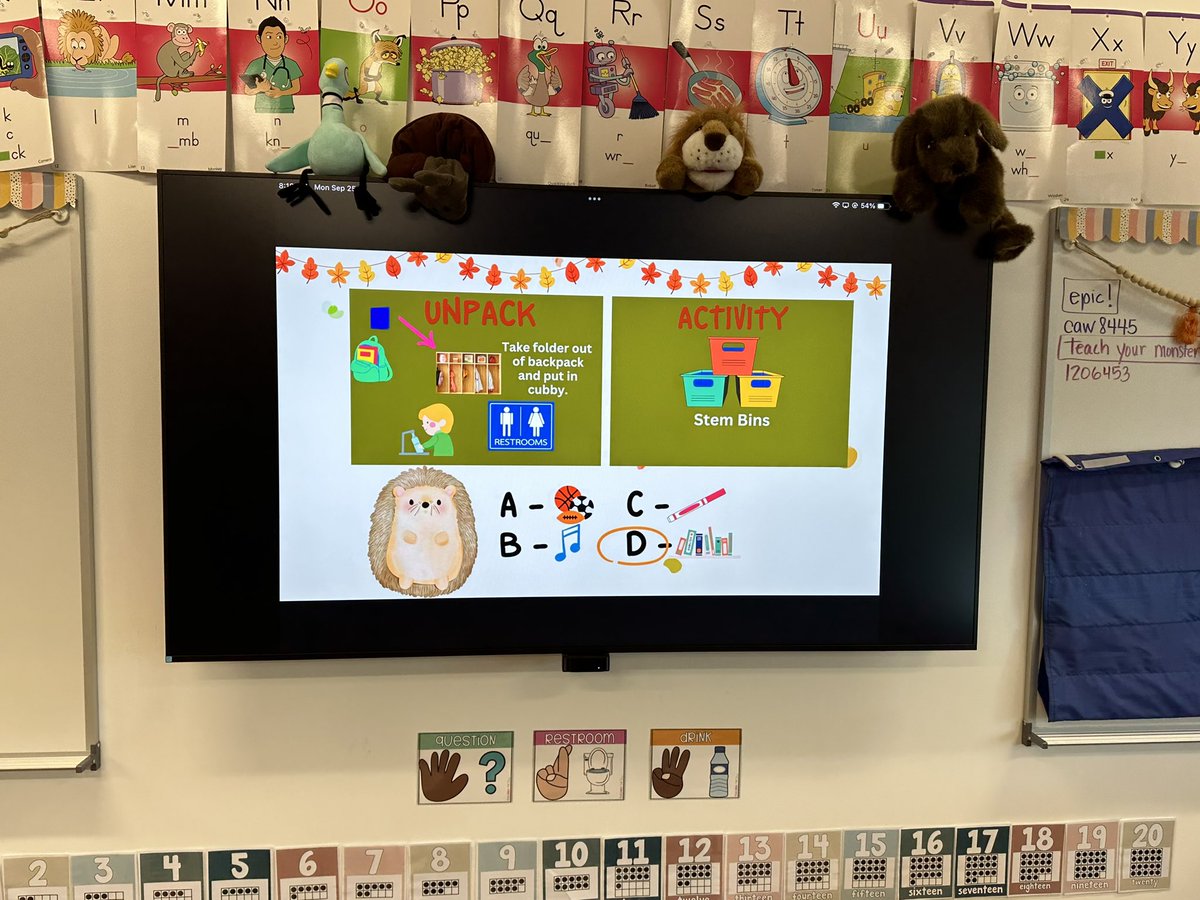 PawneePanthers's tweet photo. Lots of great visuals projected to help students get their day started! #pawneepanthers https://t.co/bTBVjD6GXM