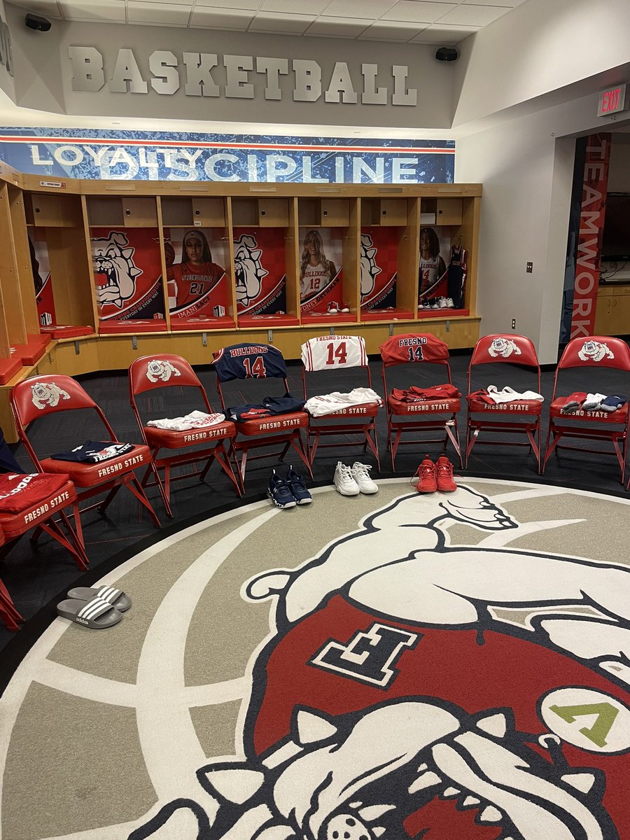 After a great unofficial, I am extremely blessed to receive an offer from Fresno State @FSBulldogsWBB thank you <a href="/CoachJWhite/">Jaime Rimkus-White</a> <a href="/CoachShanBush/">Shannon Bush</a> ❤️. <a href="/coachOBryan22/">coachOBryan</a> <a href="/MA_Johnson1_/">Mario Johnson</a>