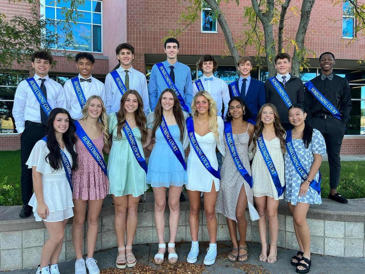 Congratulations to our 2023 Senior Homecoming Court!  Each of you are such a positive light in our senior class!  Go Titans!