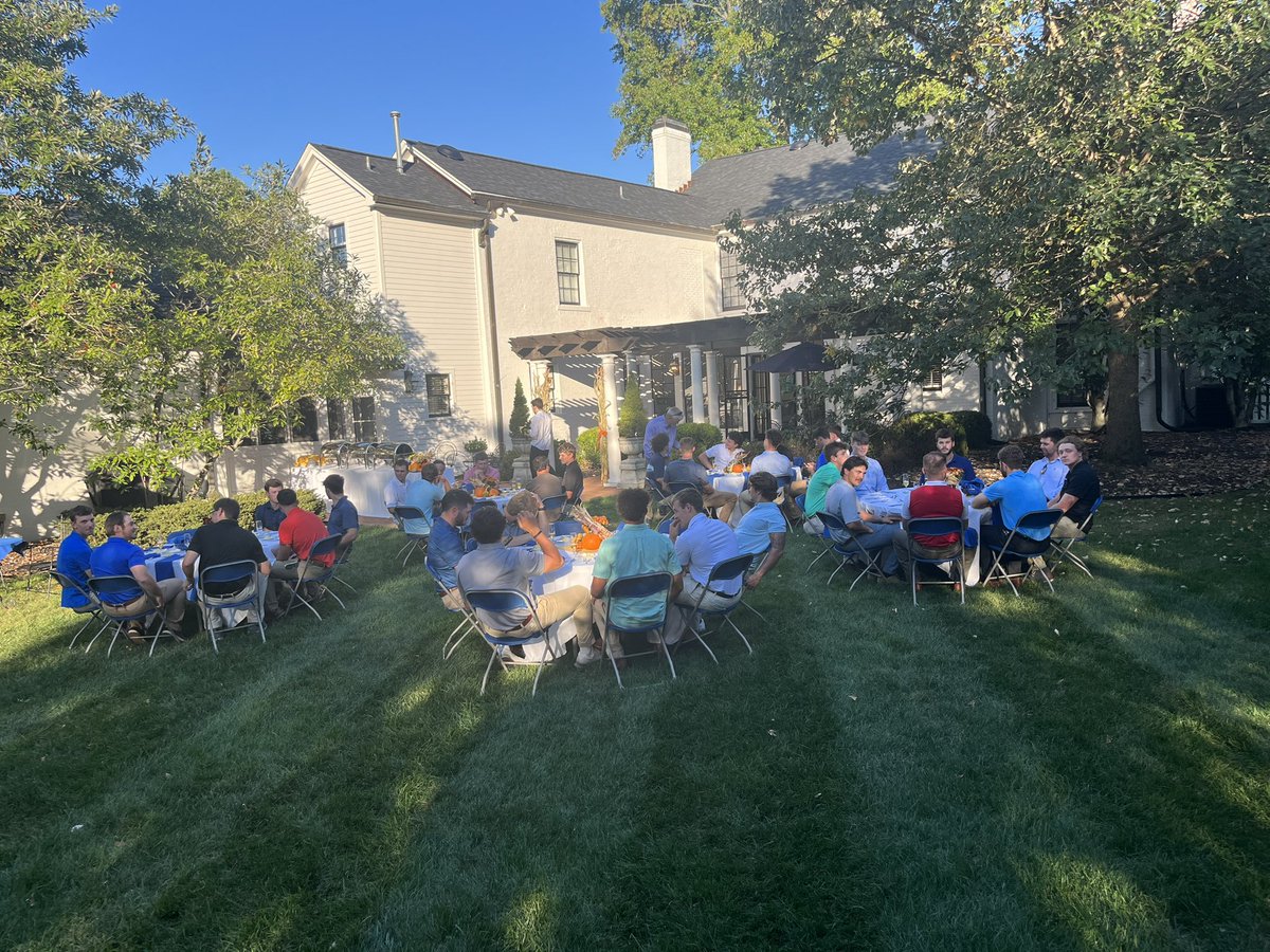 MidwayUBaseball's tweet image. Had a great time and wonderful meal with our Midway University President Marsden and his wife! We appreciate them having us over and honoring the 2023 RSC Champions! #Team7 #Roots