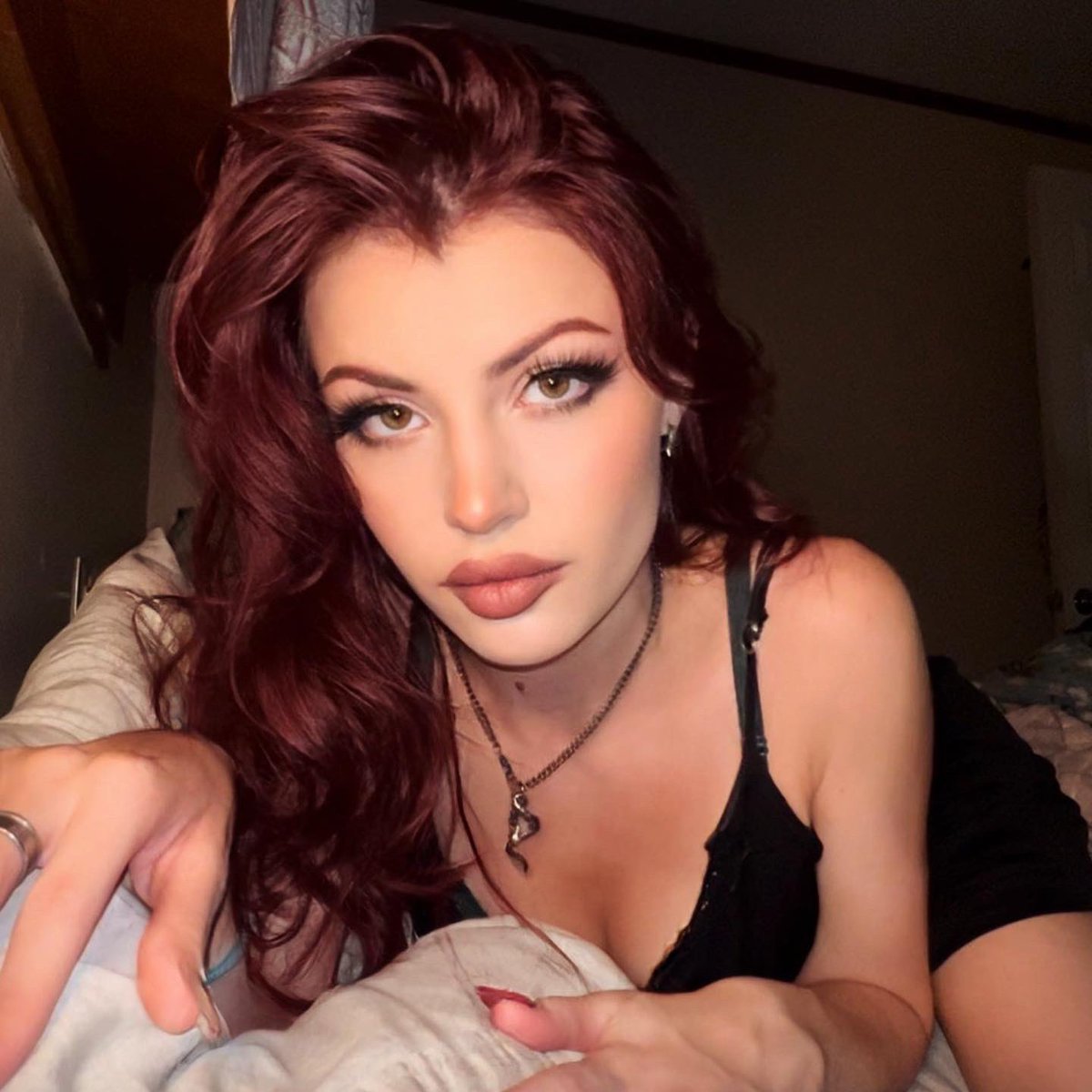 hottgoblin's tweet photo. have not posted pics here in forever, probably won’t ever do it again either I hate Elon Musk https://t.co/LYDOQGbwBi