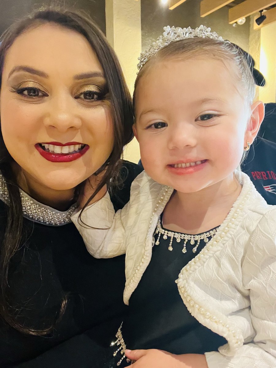 SANDRISCANO's tweet photo. Happy #NationalDaughtersDay to my princess #AriHallel โฅ๏ธ๐๐ผ https://t.co/uwVnLLuLdQ