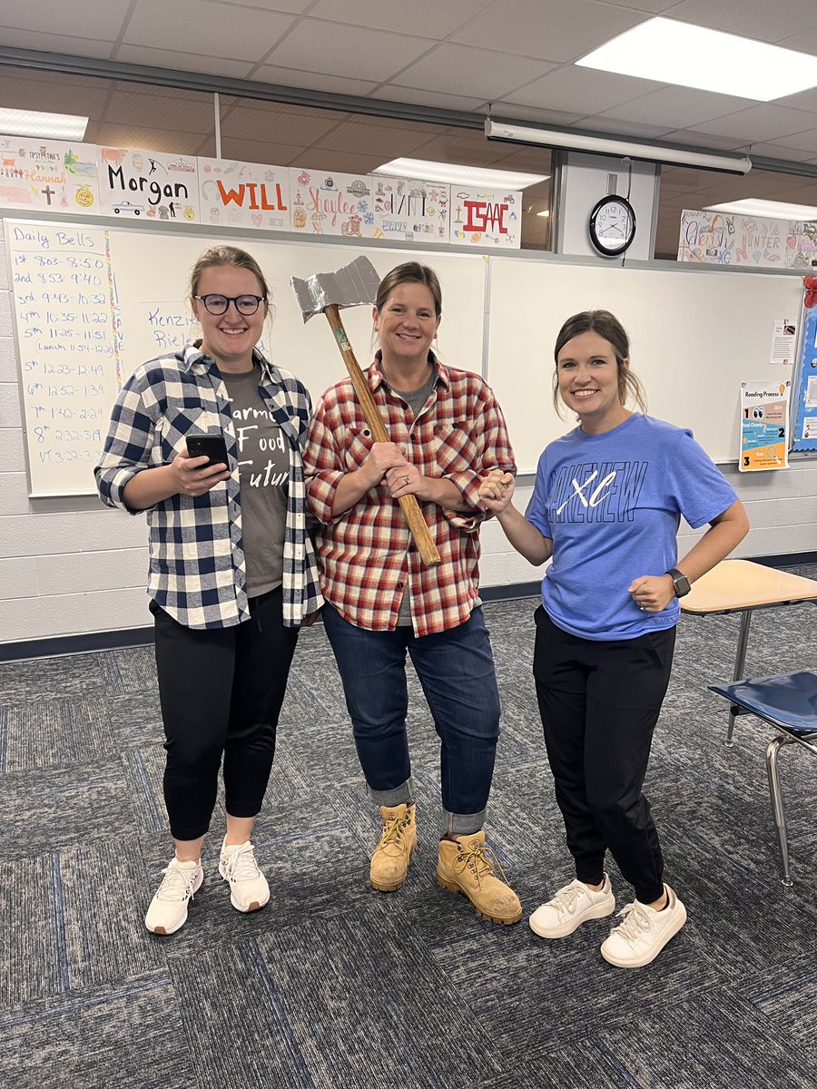 TaraDlouhy's tweet image. HOCO day 1 with my blogger, logger, &amp;amp; jogger! #favoriteweek #hoco
