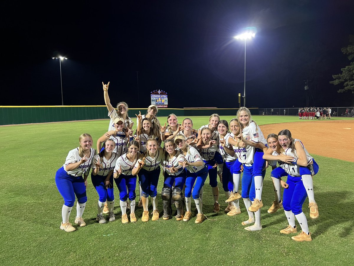 Jefferson Softball (@jtowndragonssb) on Twitter photo DRAGONS WIN!!! Your Dragons come out ON FIRE and run rule Winder Barrow 12-1 tonight! Dominating performance in the circle by <a href="/Self2025/">Addie self 2025</a> and 12 hits all over the field by the offense! Two more big games this week. Have to keep it rolling! Let’s gooooo 🐉🤘🏻
#DRAGONSonTOP DRAGONS WIN!!! Your Dragons come out ON FIRE and run rule Winder Barrow 12-1 tonight! Dominating performance in the circle by <a href="/Self2025/">Addie self 2025</a> and 12 hits all over the field by the offense! Two more big games this week. Have to keep it rolling! Let’s gooooo 🐉🤘🏻
#DRAGONSonTOP