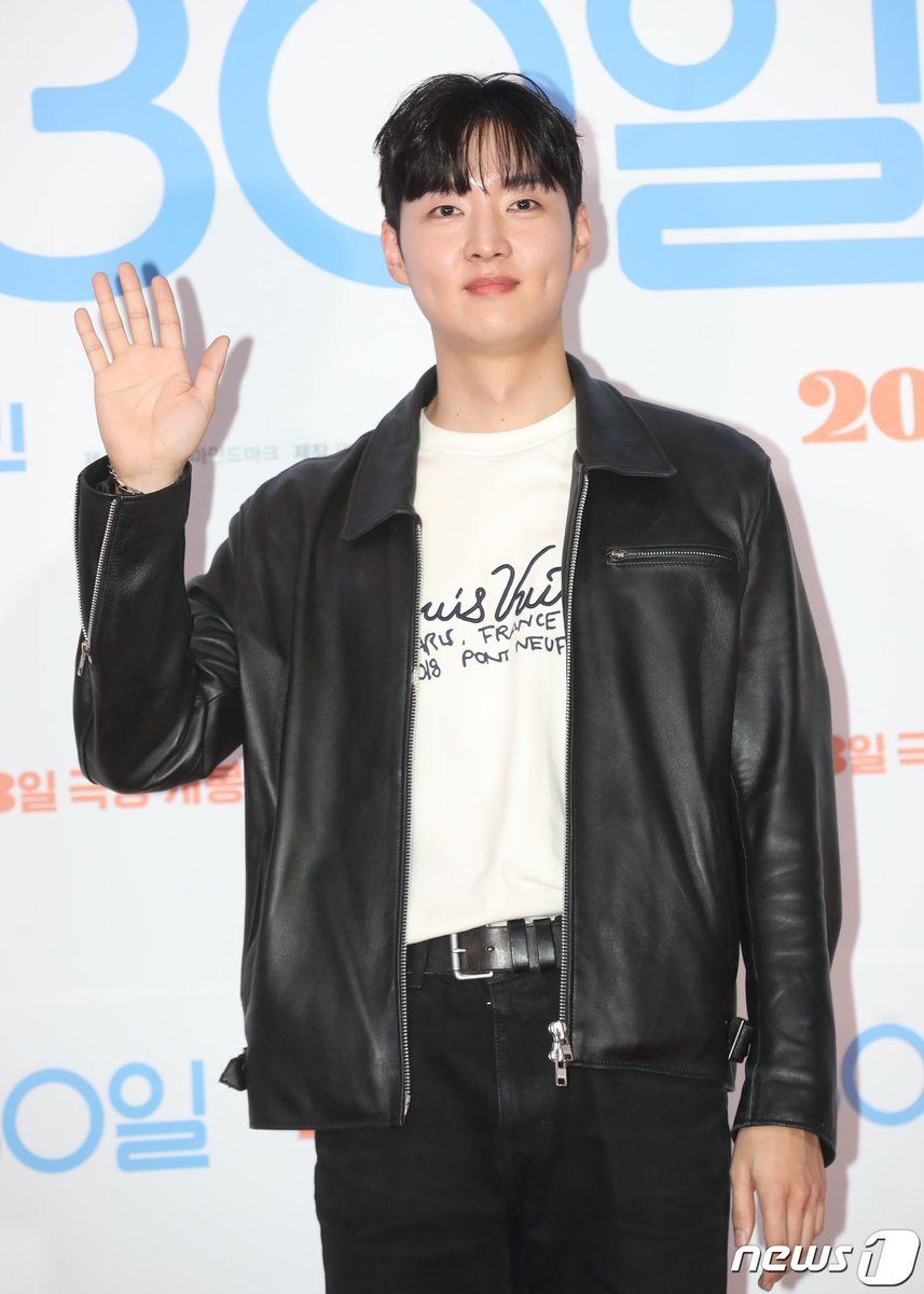 yeongseokfiles's tweet photo. 230925 Kang Youngseok at 30days VIP Premiere movie
#30DaysVIPPremiere #30days #๊ฐํ๋ #KangHaneul #์ ์๋ฏผ #JungSoMin #๊ฐ์์ #KangYoungseok https://t.co/agz9UZcZt3