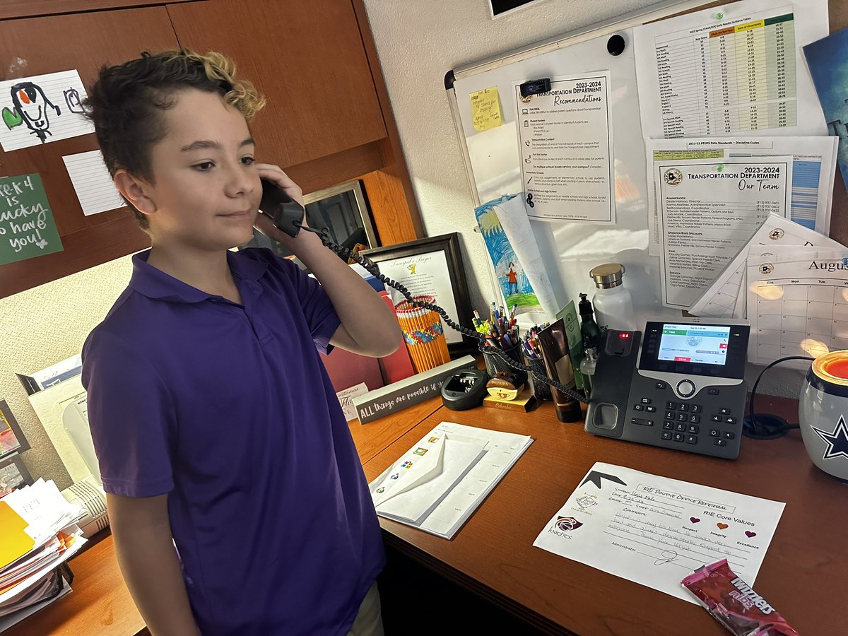 JonFlores_EP's tweet photo. π§‘π Focus on the positive everyday! Super proud of our Knights on earning their #PositivePhoneCall today! #ItsAnItuarteThing #KnightsChangeTheWorld https://t.co/f3gx35KDLb