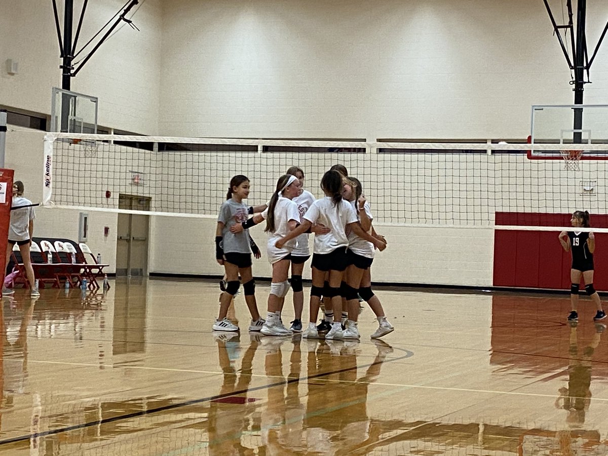 rsyouthactivity's tweet photo. A great night of 5th and 6th grade volleyball. We have 4 teams in action!
#RaisingWolves https://t.co/cl7Gw8NMPd