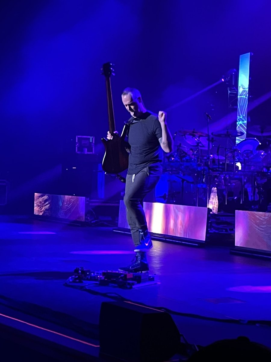 shizyhizy's tweet image. …Did somebody say PNut?…
-4$z-
@311 @aaron_wills #ThreeEleven #Concert #MN