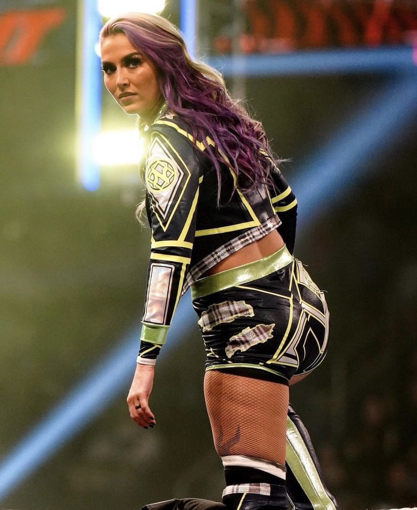 TheCovalentTV's tweet photo. Where are the Tegan Nox fans?

#WWERaw https://t.co/9fvK02aSO2